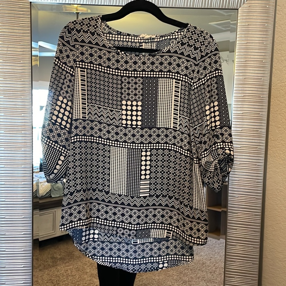 Cute top! - Picture 2 of 6